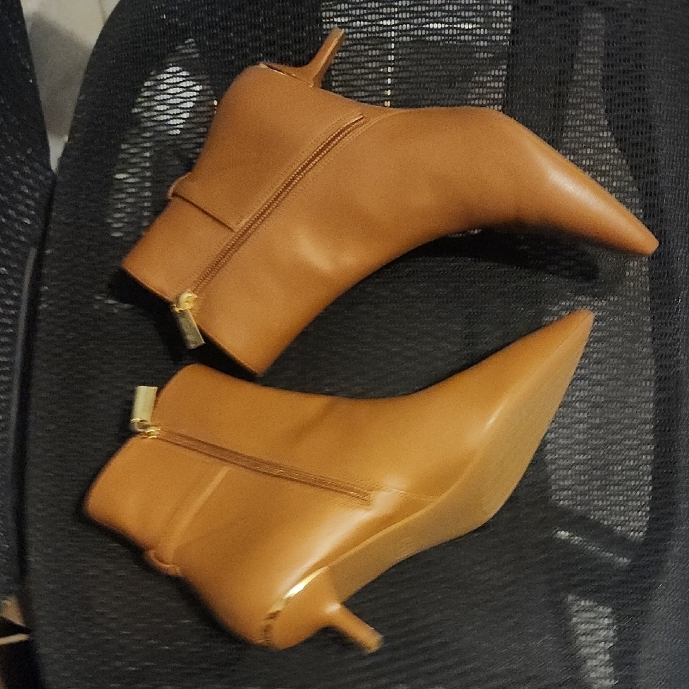Michael Kors Camel Ankle Boots Size 7 - Picture 6 of 6